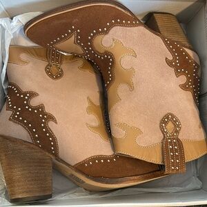 Idyllwind Sugar & Spice Booties